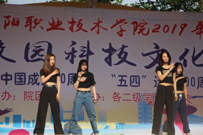5cf4f95eae64b.jpg